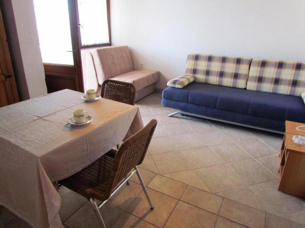 Apartment Anton Makarska