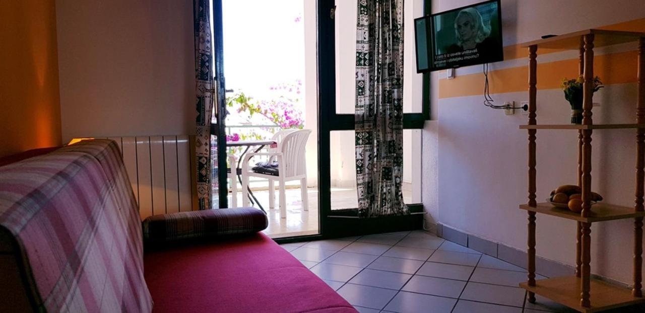 Anton Apartment *